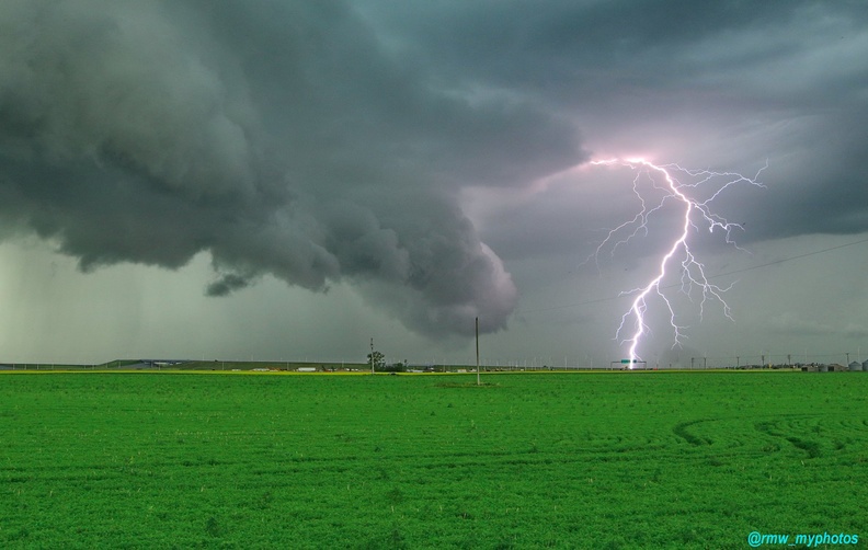 2020-07-10 Lightning strike, near Regina, SK - Rich Wallace